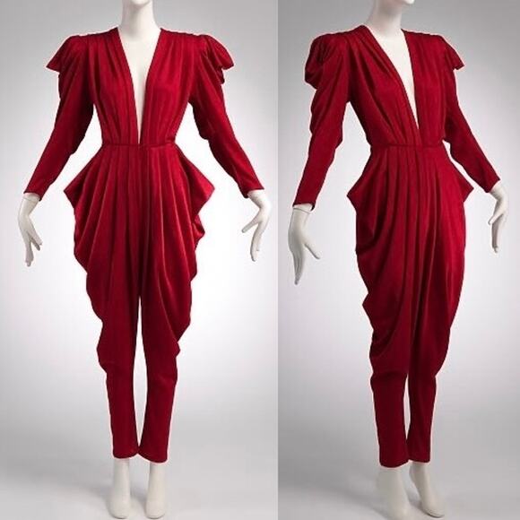Vintage Norma Kamali x Bloomingdales 1980s Red Crepe Keyhole Pleated Jumpsuit - Picture 9 of 9